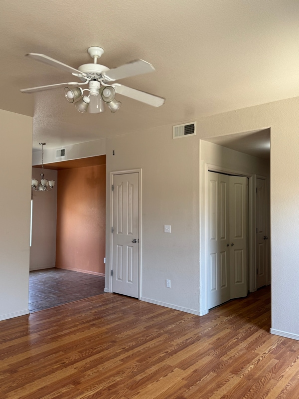Building Photo - 4546 Hillsboro Loop