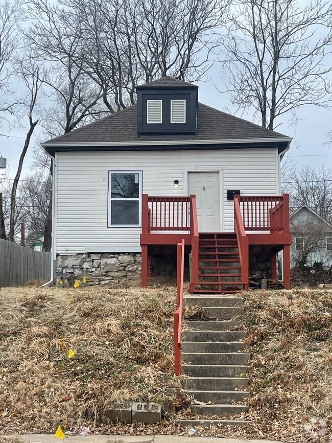 Building Photo - 2320 Kensington Ave