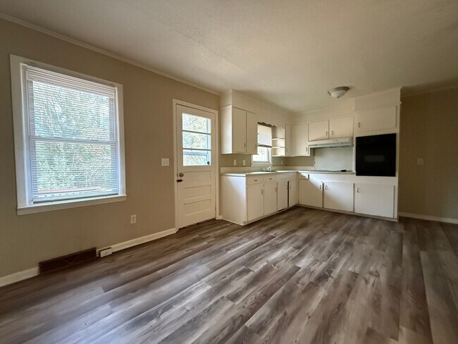 Foto del edificio - 406 N Rutherford St
