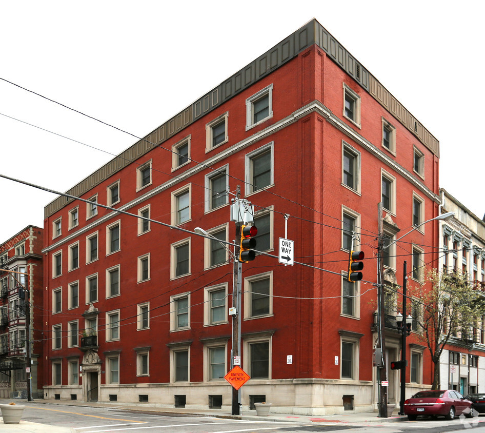 Primary Photo - 31 W 13th St