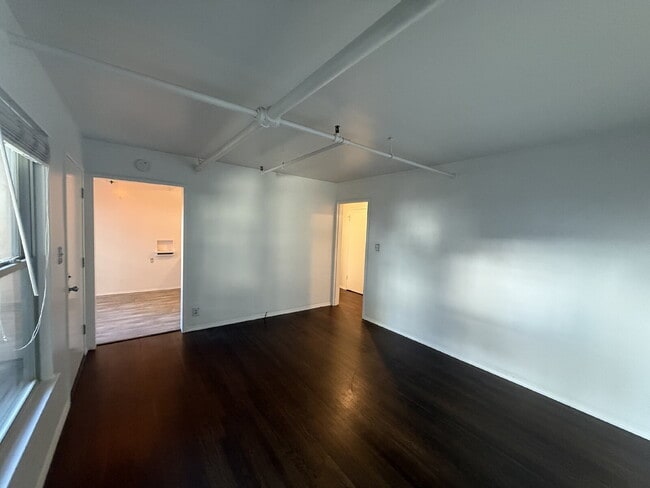 Building Photo - Charming 1-bed 1-bath apartment in Midtown!
