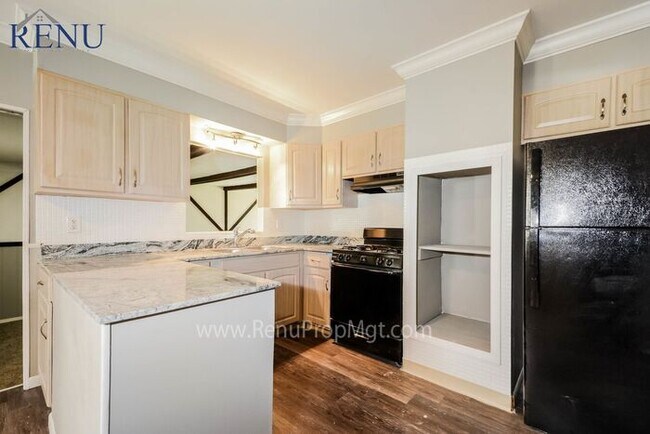 Foto del edificio - Now Available!