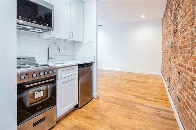 Building Photo - 512 Park Ave