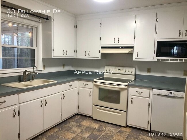Building Photo - 33 Fellowship Dr. - Available Now