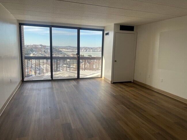 Foto del edificio - 1 Pond St