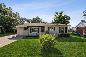 Building Photo - 2504 Avon Dr
