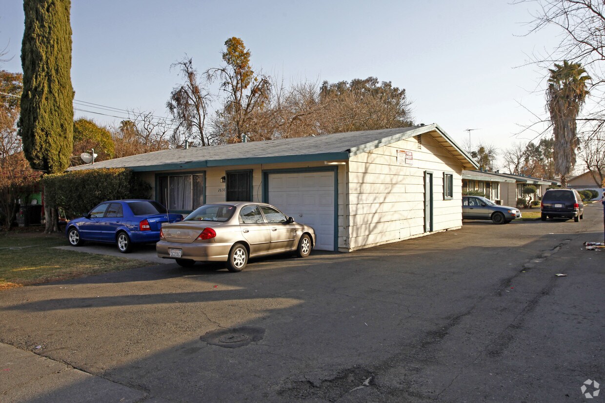 Primary Photo - 2624-2638 Fairfield St