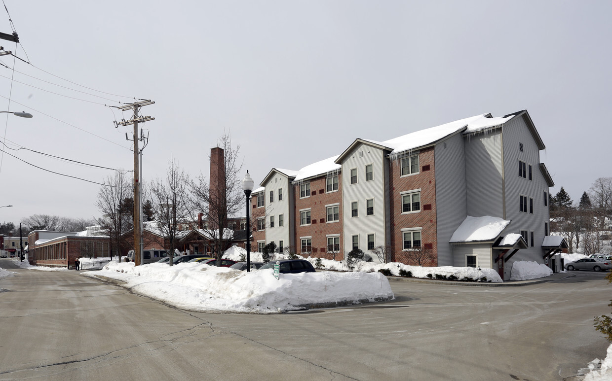 Foto principal - Milford Mill & Lindsey Landing  Apartments