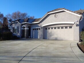 Building Photo - 2140 Cling Dr