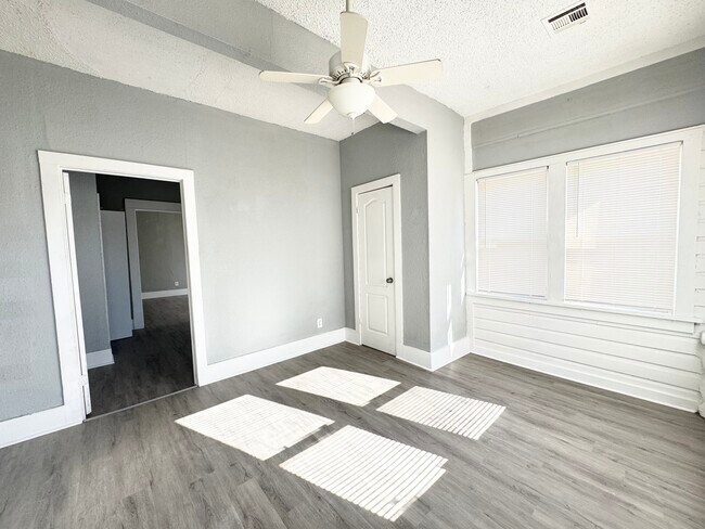 Foto del edificio - 1119 NW 9th St