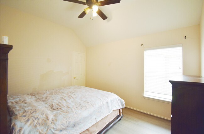 Foto del edificio - 3219 Summerland Dr