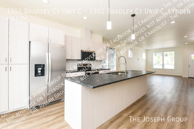 Foto del edificio - 1351 Bradley Ct