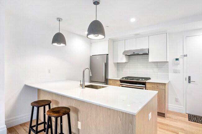 Foto del edificio - 77 Clarkson Ave