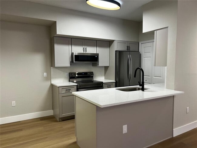 Foto del edificio - 13102 Mulberry Park Dr