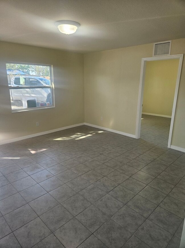 Building Photo - 3/2 DUPLEX