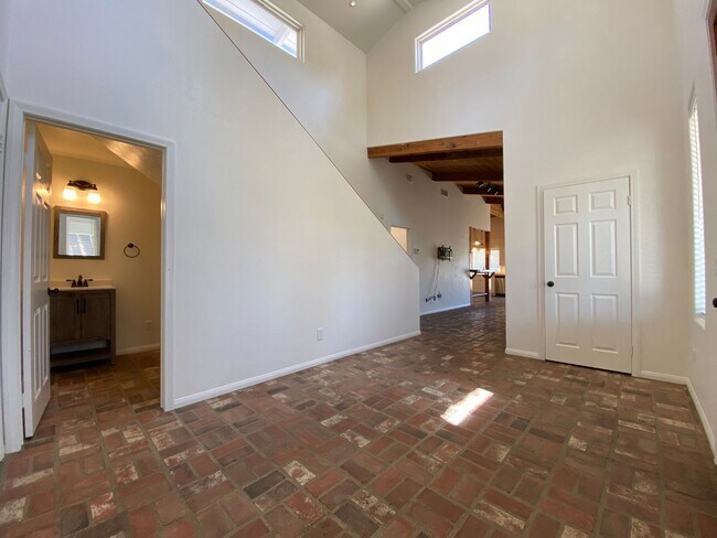 Foto del edificio - Great 3-Bedroom Home – Peaceful Country Living Just 8 Minutes from Hwy 78!