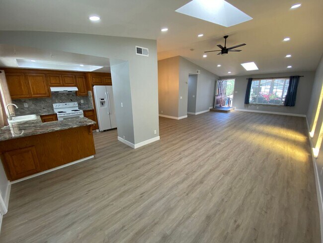 Foto del edificio - 4 Bed 2 Bath Single Family Home In Antioch...