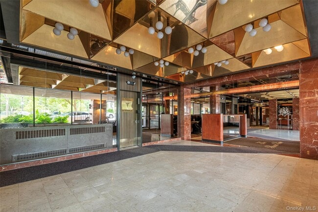 Building Photo - 12 Bond St