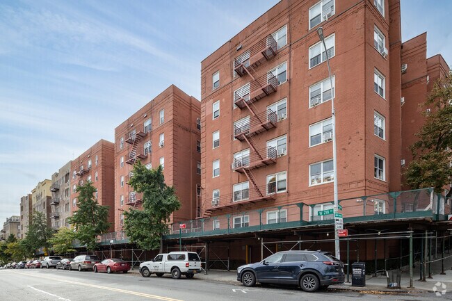 Foto del edificio - 100 Park Terrace West