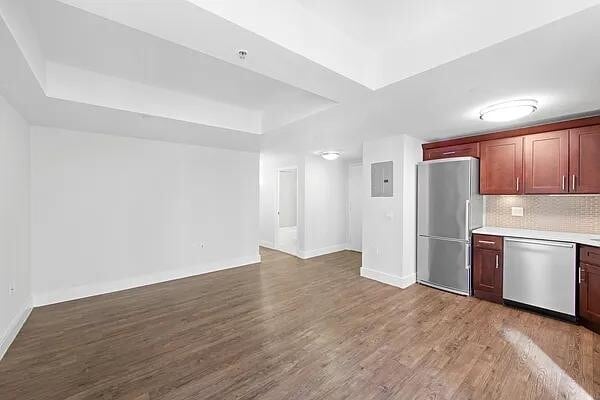Building Photo - 354 E 91st St