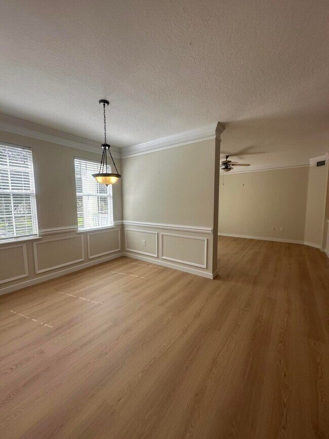 Foto del edificio - 225 Murcia Dr