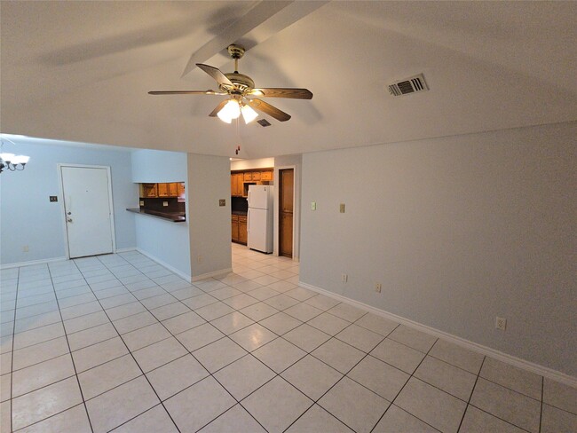 Building Photo - 13806 Long Glen Dr