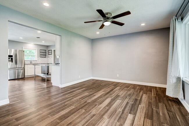 Foto del edificio - 7011 Neff St