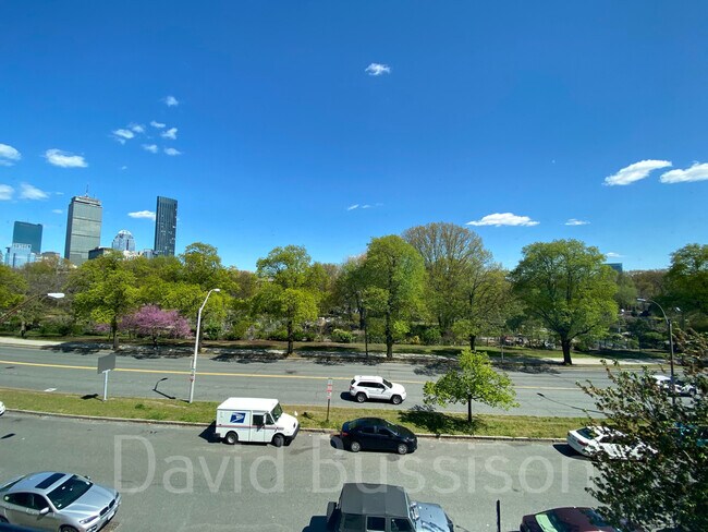 Building Photo - 1191 Boylston St