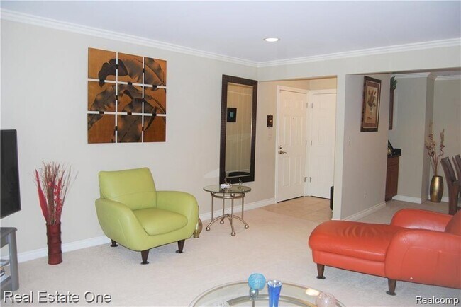 Foto del edificio - 1113 N Old Woodward Ave