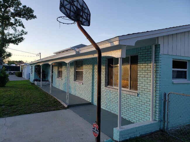 Building Photo - 10715 Dowry Ave