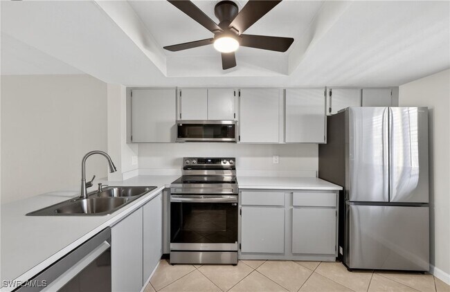 Building Photo - 144 Cypress Way E