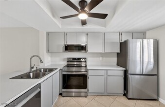 Building Photo - 144 Cypress Way E