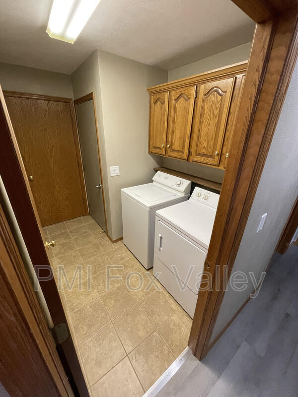 Building Photo - 1522 E Tracia Ln