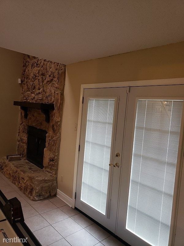 Building Photo - 2 br, 1.5 bath Townhome - 4214 Paradis Lane