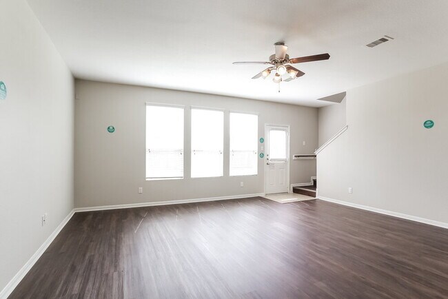 Foto del edificio - 17914 Seco Creek Ln