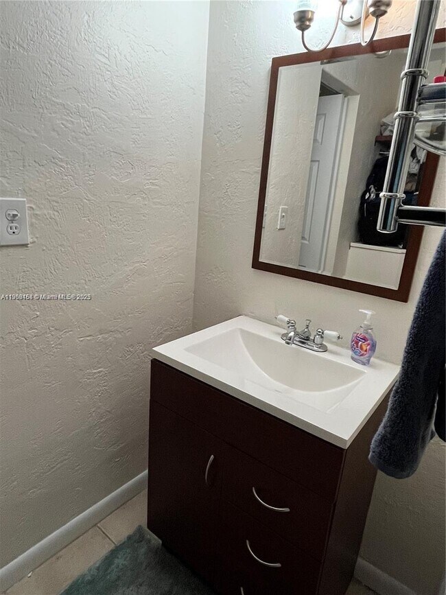 Foto del edificio - 8601 SW 68th Ct