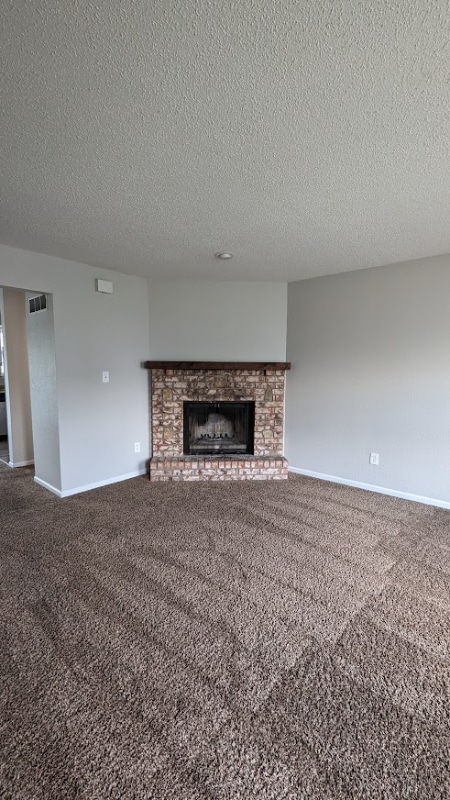Building Photo - 204 NE Cedar Ct