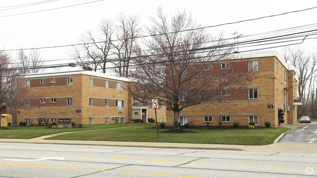 Building Photo - Center Terrace Apartments