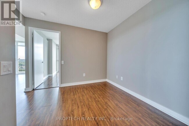 Building Photo - 33-1533 Singer Ct
