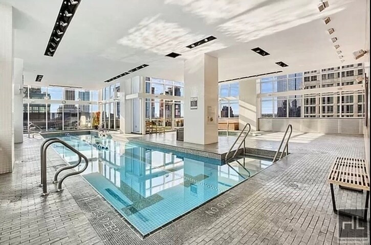 Foto principal - WEST 42 STREET