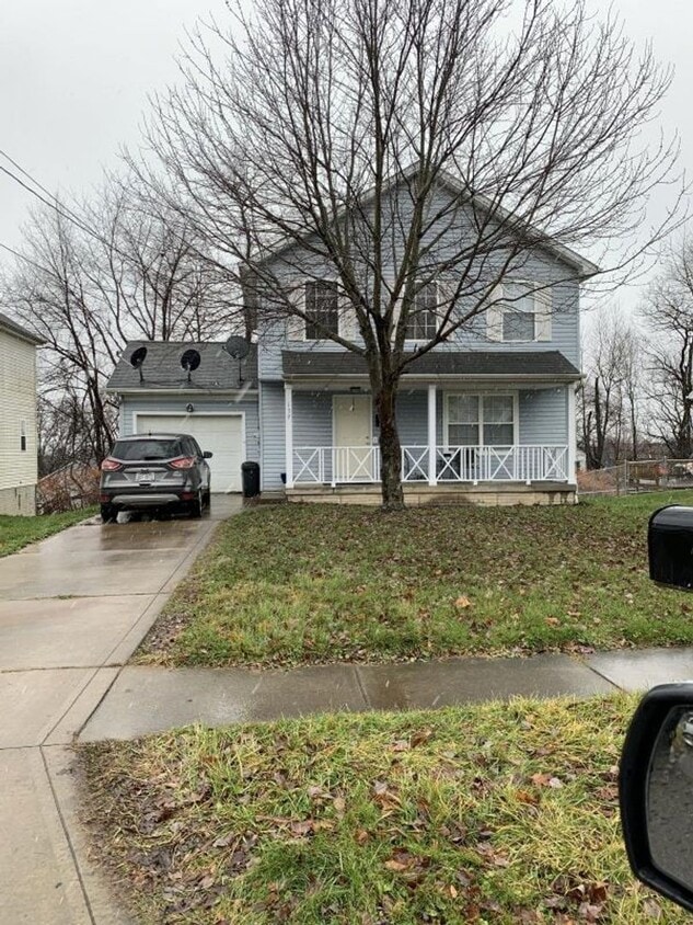 Primary Photo - 139 Blackburn St