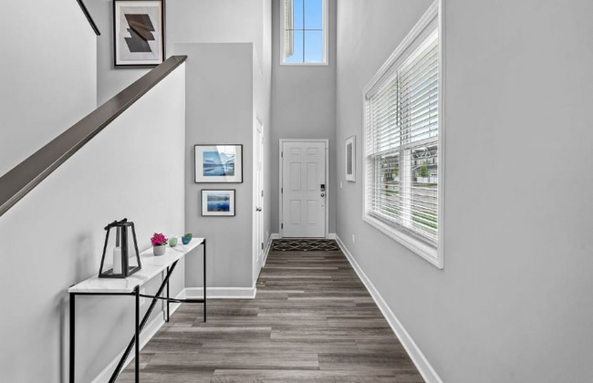 Building Photo - 1500 Dogwood Ln