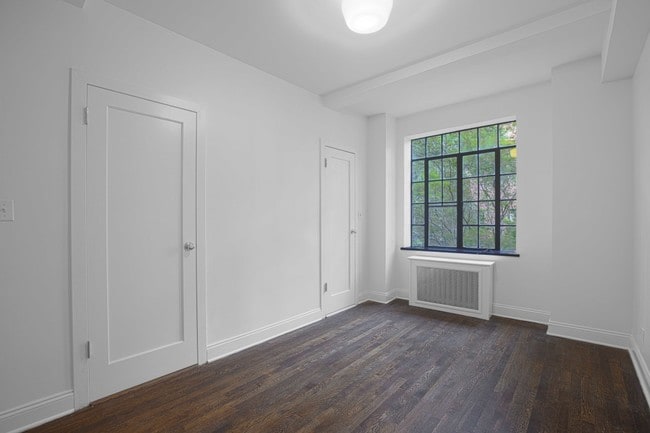 Building Photo - 433 West 21st Street