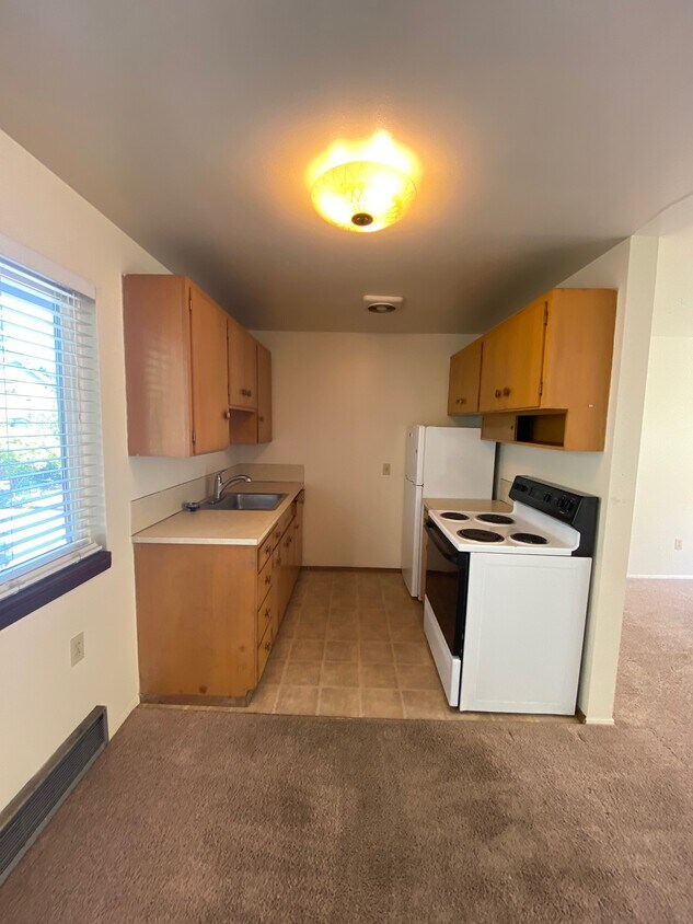 Primary Photo - 4136 California Ave SW