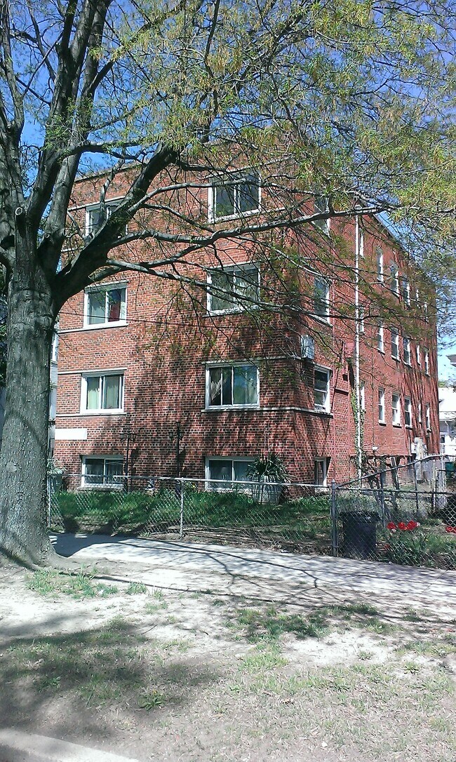 Foto del edificio - 3319 Martin Luther King Jr Ave SE