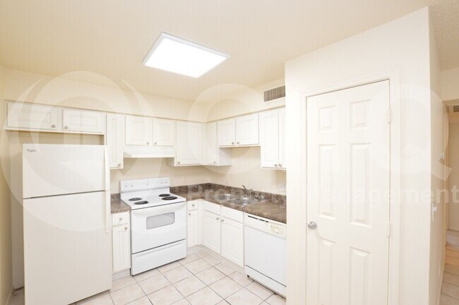 Building Photo - 2719 E Tierra Buena Ln