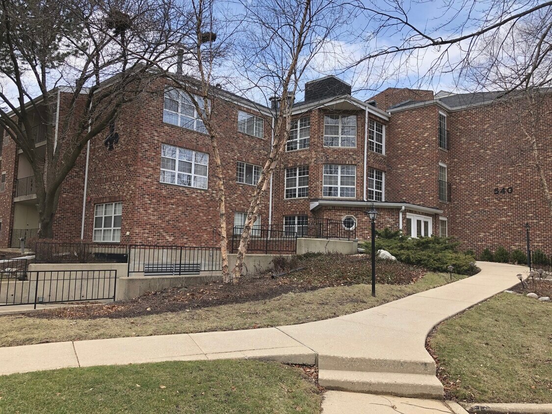 Primary Photo - 540 Biesterfield Rd