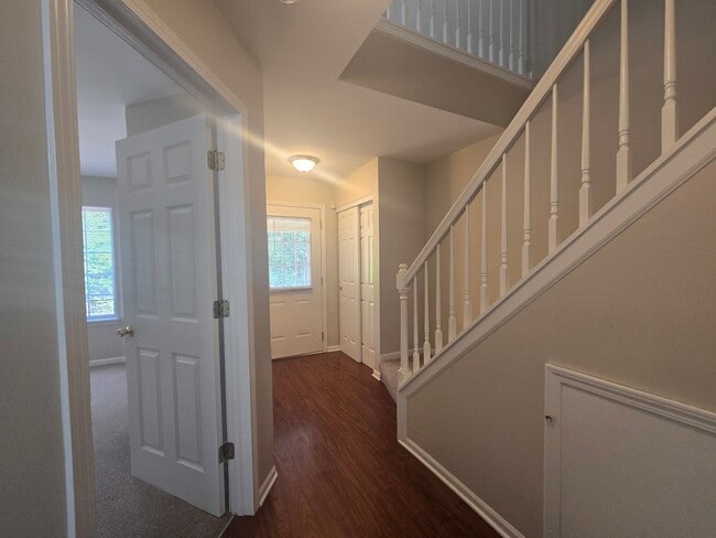 Building Photo - 250 W Whispering Oaks Ln