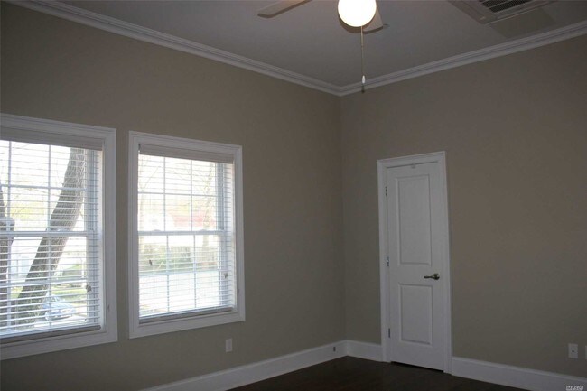 Building Photo - 50-2A Stewart Ave