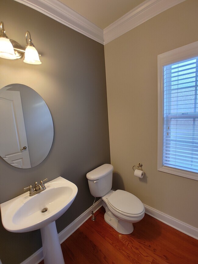 Building Photo - 12823 Doe Dr